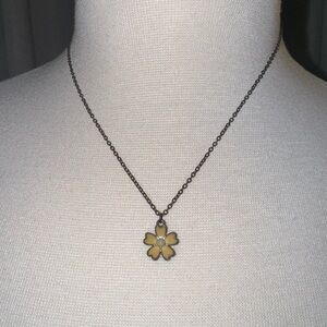 Dainty Flower Necklace